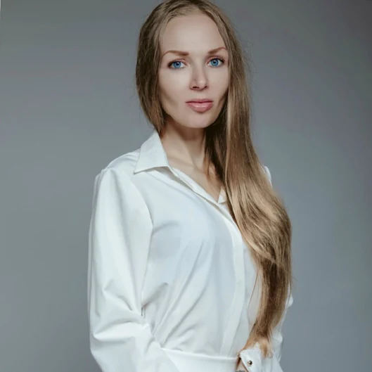 Dr Evelin Bišof